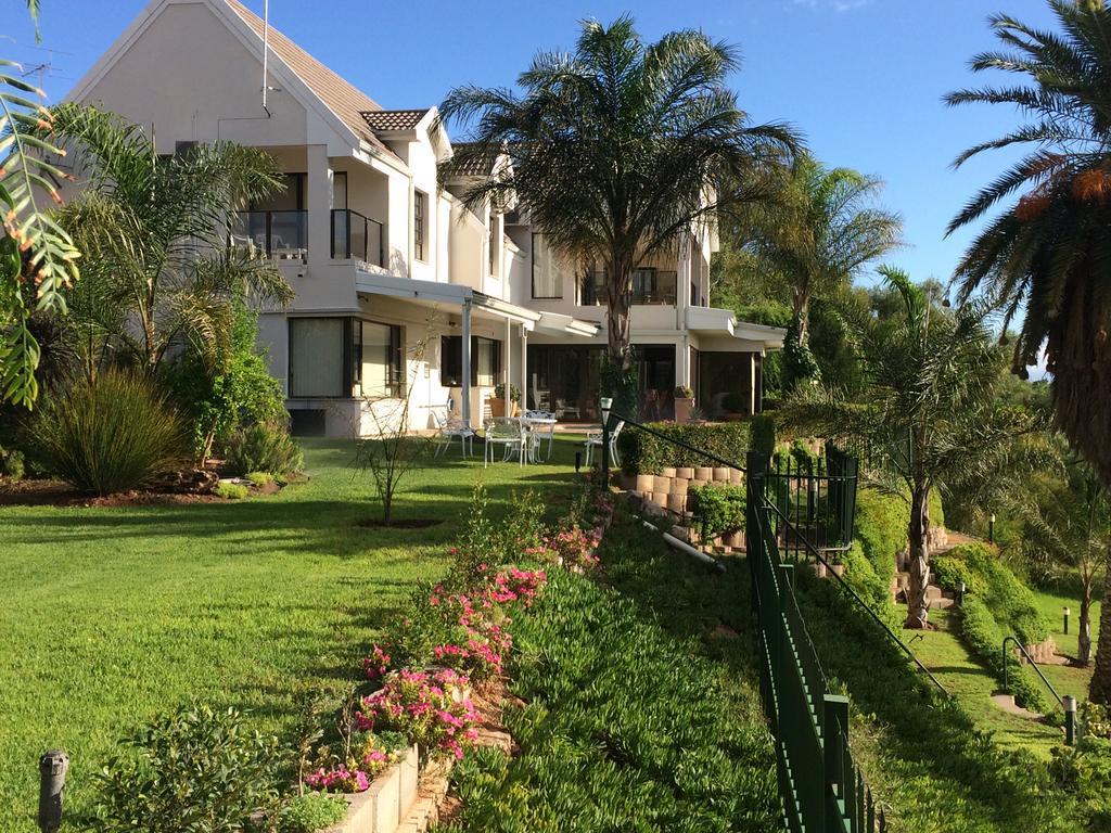 Hotel Oewerpalms View Oudtshoorn Exteriér fotografie